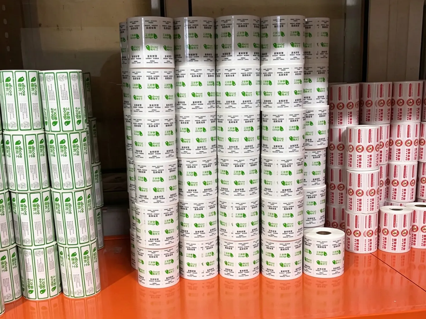 Máy cắt khuôn tốc độ cao của Bao bì Xinsen cải thiện hiệu quả sản xuất nhãn dán con dấu như thế nào?
